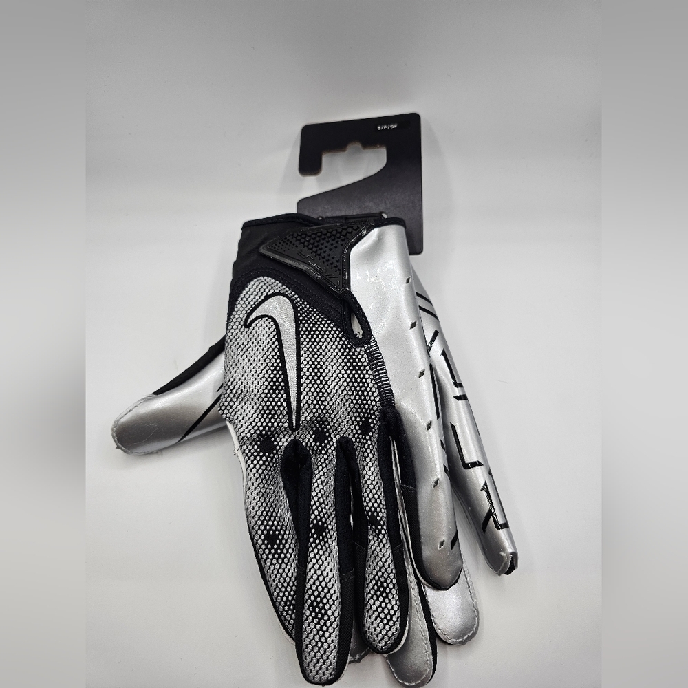 Nike Vapor Jet 7.0 Football Gloves Silver Black Size Small
